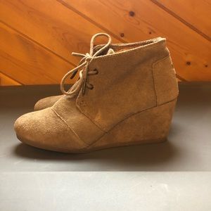 Toms suede wedge boots